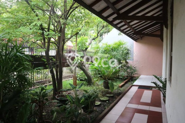 Rumah di Gayungan, Surabaya, Luas 382m2m² Bangunan 340m2m² Rumah di Gayungan, Surabaya, Luas 382m2m² Bangunan 340m2m²