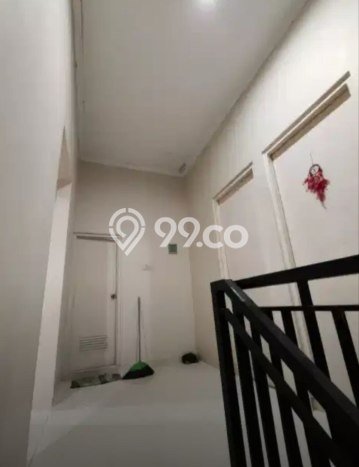 Rumah Terawat area Rungkut, Surabaya, Luas Tanah 105m2m², Luas Bangunan 180m2m² Rumah Terawat area Rungkut, Surabaya, Luas Tanah 105m2m², Luas Bangunan 180m2m²