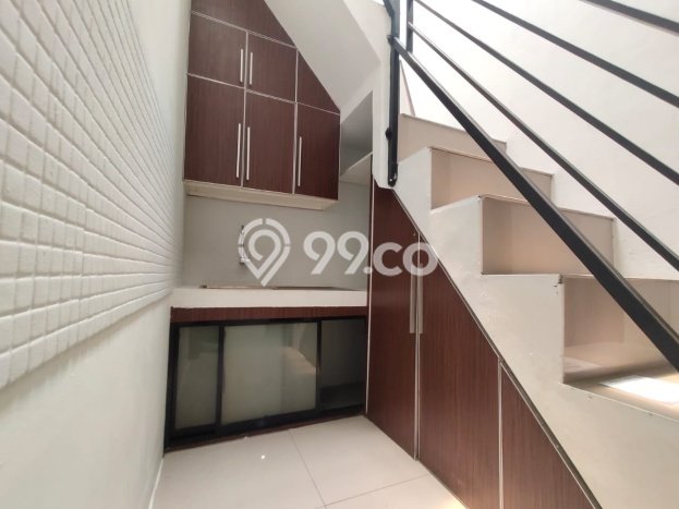 Disewakan Ruko Kawasan Kedung Halang, Luas 180m², Area Komersial Disewakan Ruko Kawasan Kedung Halang, Luas 180m², Area Komersial