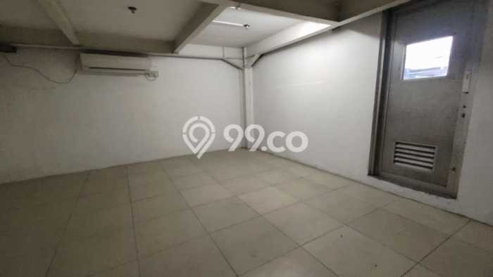 Gudang Area Perdagangan Kawasan Cibinong, Luas 1710m², Siap Usaha Gudang Area Perdagangan Kawasan Cibinong, Luas 1710m², Siap Usaha