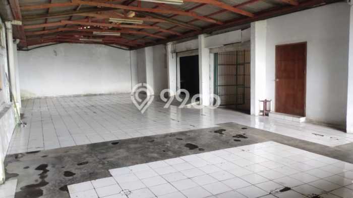 LOKASI STRATEGIS! Gudang di Ciawi, Luas 3000m², Area Komersial, Jalan Utama LOKASI STRATEGIS! Gudang di Ciawi, Luas 3000m², Area Komersial, Jalan Utama