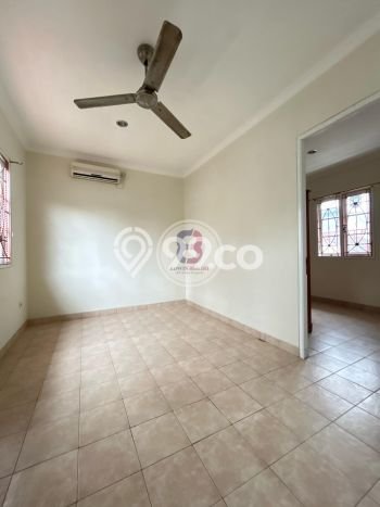 Disewakan Rumah Murah di Bintaro Tangerang Selatan dengan 3 Kamar Tidur Disewakan Rumah Murah di Bintaro Tangerang Selatan dengan 3 Kamar Tidur