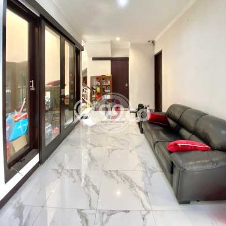 Rumah Elit LB 180m2 Siap Pakai Desain Elegan di Bintaro, Jakarta Selatan Rumah Elit LB 180m2 Siap Pakai Desain Elegan di Bintaro, Jakarta Selatan