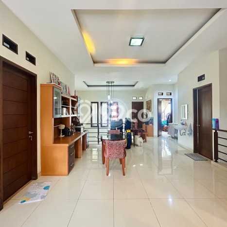 Rumah Mewah LB 261m2 Siap Huni Desain Elegan di Sektor 3 - Bintaro, Tangerang Selatan Rumah Mewah LB 261m2 Siap Huni Desain Elegan di Sektor 3 - Bintaro, Tangerang Selatan