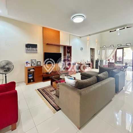 Rumah Mewah LB 261m2 Siap Huni Desain Elegan di Sektor 3 - Bintaro, Tangerang Selatan Rumah Mewah LB 261m2 Siap Huni Desain Elegan di Sektor 3 - Bintaro, Tangerang Selatan