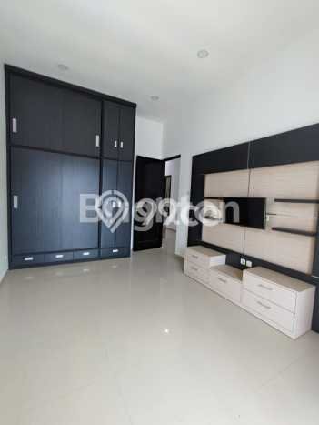 Rumah Lokasi Strategis di Sukolilo, Surabaya, LT 135m² Bangunan 200m² Rumah Lokasi Strategis di Sukolilo, Surabaya, LT 135m² Bangunan 200m²