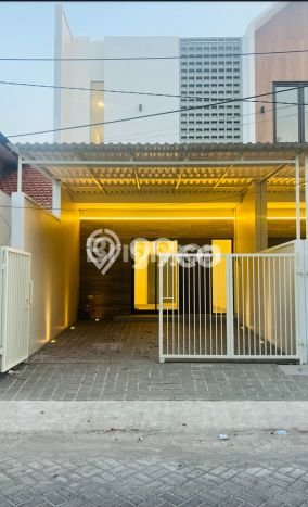 Hunian Mewah 3 KT 3 KM di Kompleks Perumahan Rungkut, Surabaya Hunian Mewah 3 KT 3 KM di Kompleks Perumahan Rungkut, Surabaya