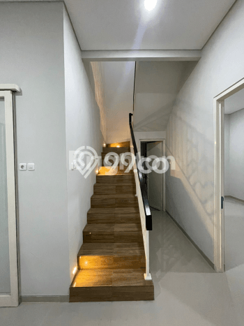 Hunian Impian Keluarga! Rumah Mewah area Mulyorejo, Surabaya, LT 135m² Bangunan 170m² Hunian Impian Keluarga! Rumah Mewah area Mulyorejo, Surabaya, LT 135m² Bangunan 170m²