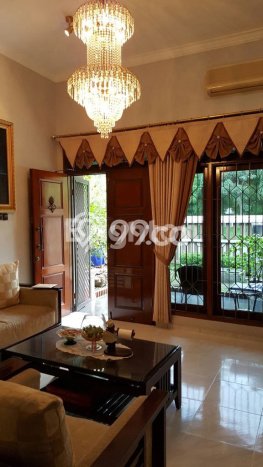 Rumah Strategis di Manyar, Dekat Manyar, Surabaya, Surabaya - 4 KT Rumah Strategis di Manyar, Dekat Manyar, Surabaya, Surabaya - 4 KT