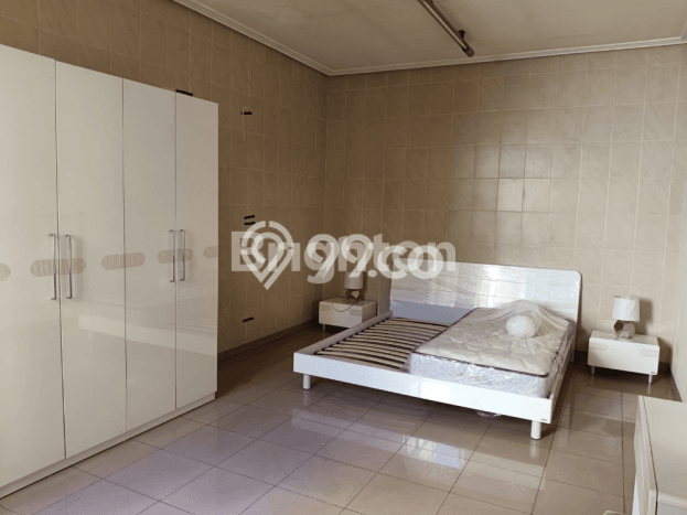 Rumah Strategis Dharma Husada, Surabaya, Luas 440m² LB 550m² Rumah Strategis Dharma Husada, Surabaya, Luas 440m² LB 550m²