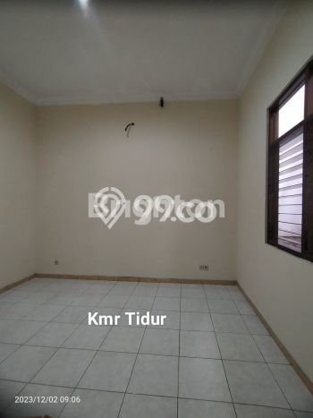 Kesempatan Investasi 4 Kamar Tidur dan 2 Kamar Mandi di Gubeng, Dekat Pusat Kota, Surabaya Kesempatan Investasi 4 Kamar Tidur dan 2 Kamar Mandi di Gubeng, Dekat Pusat Kota, Surabaya