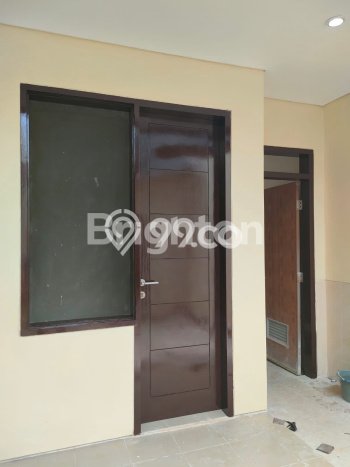 HUNIAN EKSKLUSIF! Rumah area Pakuwon City, 3 KT, Design Modern, Luas 180m² Bangunan 300m² HUNIAN EKSKLUSIF! Rumah area Pakuwon City, 3 KT, Design Modern, Luas 180m² Bangunan 300m²