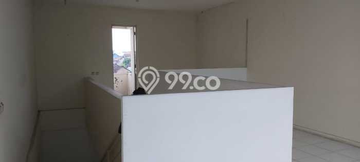 Disewakan Ruko Premium di Taman, Luas 100m², Jalan Utama Disewakan Ruko Premium di Taman, Luas 100m², Jalan Utama
