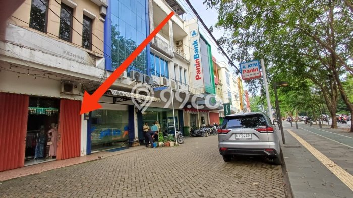 Area Ramai! Ruko Dijual di Pontianak Selatan untuk Bisnis Luas Bangunan 168m2 Area Ramai! Ruko Dijual di Pontianak Selatan untuk Bisnis Luas Bangunan 168m2