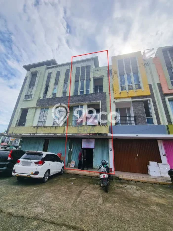 Ruko Strategis Kawasan Pontianak Tenggara, Luas 216m2m², Mainroad, Tingkat Keramaian Tinggi Ruko Strategis Kawasan Pontianak Tenggara, Luas 216m2m², Mainroad, Tingkat Keramaian Tinggi