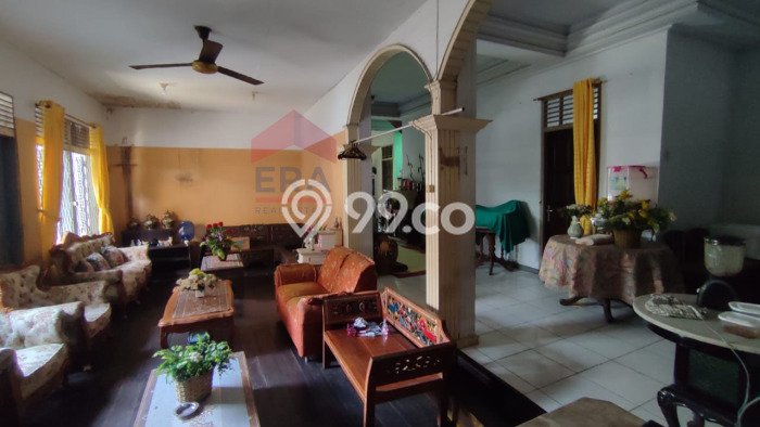 PENAWARAN TERBAIK! Rumah Strategis di Pontianak Kota, Luas 866m2m² LB 348m2m² PENAWARAN TERBAIK! Rumah Strategis di Pontianak Kota, Luas 866m2m² LB 348m2m²