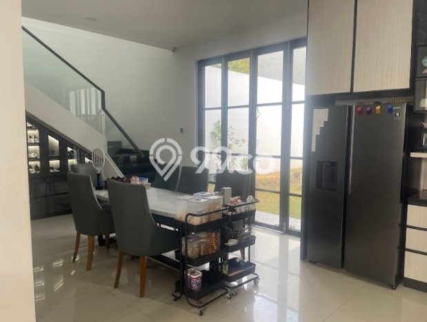 Dijual Rumah Mewah Exclusive di Tenggilis Mejoyo, Surabaya Dijual Rumah Mewah Exclusive di Tenggilis Mejoyo, Surabaya