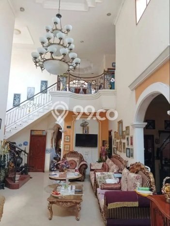 Ready to Use! Luxury House LT 300m2 Desain Elegan di Ketintang Ready to Use! Luxury House LT 300m2 Desain Elegan di Ketintang