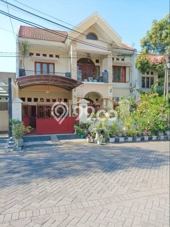Ready to Use! Luxury House LT 300m2 Desain Elegan di Ketintang Ready to Use! Luxury House LT 300m2 Desain Elegan di Ketintang