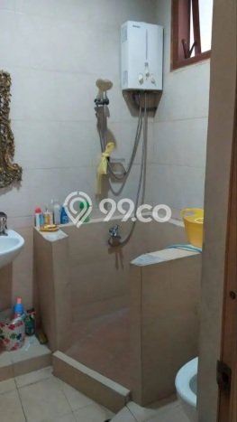 Ready to Use! Luxury House LT 300m2 Desain Elegan di Ketintang Ready to Use! Luxury House LT 300m2 Desain Elegan di Ketintang