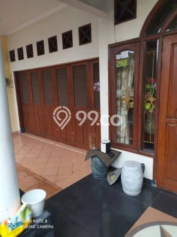 Ready to Use! Luxury House LT 300m2 Desain Elegan di Ketintang Ready to Use! Luxury House LT 300m2 Desain Elegan di Ketintang