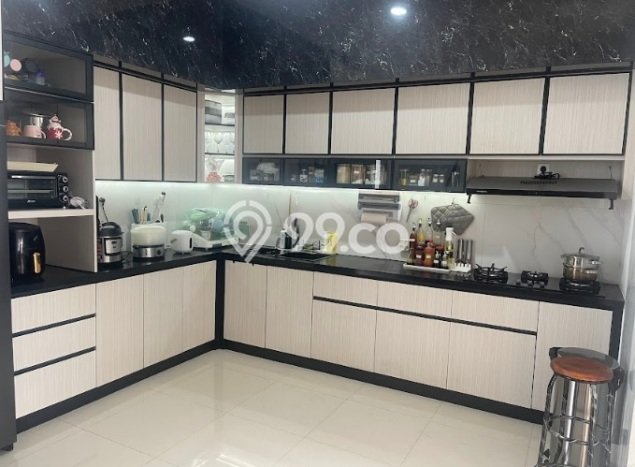 Dijual Rumah Mewah Exclusive di Tenggilis Mejoyo, Surabaya Dijual Rumah Mewah Exclusive di Tenggilis Mejoyo, Surabaya