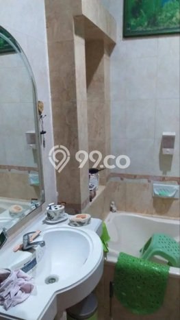 Ready to Use! Luxury House LT 300m2 Desain Elegan di Ketintang Ready to Use! Luxury House LT 300m2 Desain Elegan di Ketintang