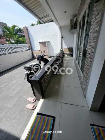 Rumah di Kendangsari, Surabaya, Luas 325m2m² Bangunan 240m2m² Rumah di Kendangsari, Surabaya, Luas 325m2m² Bangunan 240m2m²