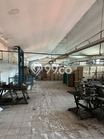 Unit Pabrik Dijual di Taman Sidoarjo Luas Tanah 4300m2, Luas Bangunan 4000m2 Unit Pabrik Dijual di Taman Sidoarjo Luas Tanah 4300m2, Luas Bangunan 4000m2