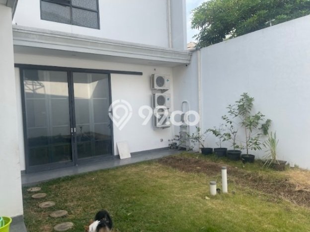 Dijual Rumah Mewah Exclusive di Tenggilis Mejoyo, Surabaya Dijual Rumah Mewah Exclusive di Tenggilis Mejoyo, Surabaya