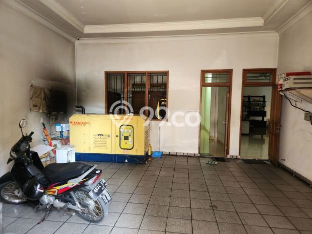 Hunian Mewah LB 866m2 Siap Huni Desain Elegan di Kelapa Dua, Jakarta Barat Hunian Mewah LB 866m2 Siap Huni Desain Elegan di Kelapa Dua, Jakarta Barat