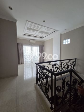 Rumah Luxury Modern Siap Huni di Joglo Jakarta Barat Rumah Luxury Modern Siap Huni di Joglo Jakarta Barat