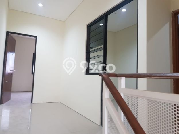 Rumah Lokasi Strategis kawasan Rungkut, Surabaya, LT 79m2m² LB 120m2m² Rumah Lokasi Strategis kawasan Rungkut, Surabaya, LT 79m2m² LB 120m2m²