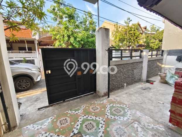Rumah Asri 2 KT di Rungkut, Surabaya - Luas Tanah 96m2m² Rumah Asri 2 KT di Rungkut, Surabaya - Luas Tanah 96m2m²
