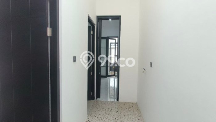 Siap Huni Rumah Mewah 5 Kamar di Mulyorejo Dekat ke Mana Pun Siap Huni Rumah Mewah 5 Kamar di Mulyorejo Dekat ke Mana Pun