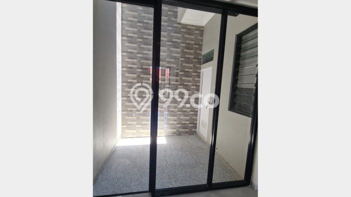 For Sale Rumah 4 Kamar Lokasi Ideal Nyaman dan Strategis di Sukolilo For Sale Rumah 4 Kamar Lokasi Ideal Nyaman dan Strategis di Sukolilo