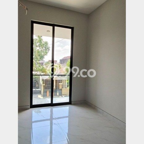 Jual Rumah Modern 5 KT di Kedung Baruk, Surabaya Jual Rumah Modern 5 KT di Kedung Baruk, Surabaya