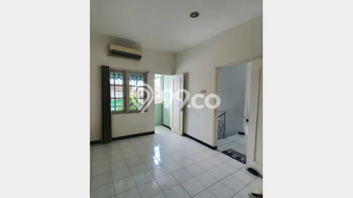 Jual Rumah Eksklusif 4 KT di Dharma Husada, Surabaya Jual Rumah Eksklusif 4 KT di Dharma Husada, Surabaya
