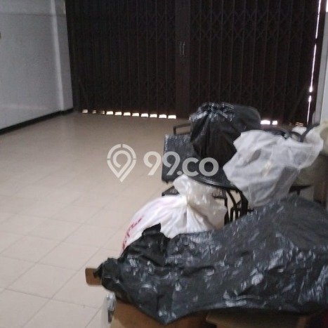 Rumah Menguntungkan di , Dekat Kawasan Komersial, Surabaya - 5 Kamar Tidur Rumah Menguntungkan di , Dekat Kawasan Komersial, Surabaya - 5 Kamar Tidur