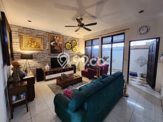 Rumah Strategis Semarang Barat, Semarang, Luas 350m2m² LB 200m2m² Rumah Strategis Semarang Barat, Semarang, Luas 350m2m² LB 200m2m²