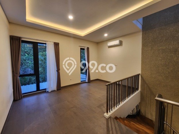 Jual Rumah Luas Elegan Dengan View Cantik di Candi Golf, Semarang Jual Rumah Luas Elegan Dengan View Cantik di Candi Golf, Semarang