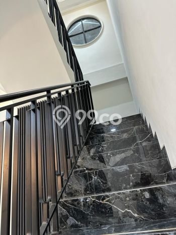 Rumah Premium LT 168m2m² / LB 388m2m² di Kawasan Asri Gajah Mungkur, Semarang Rumah Premium LT 168m2m² / LB 388m2m² di Kawasan Asri Gajah Mungkur, Semarang