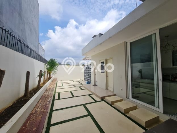 Rumah Elit LB 180m2 Siap Huni Desain Elegan di Bukit Sari, Semarang Rumah Elit LB 180m2 Siap Huni Desain Elegan di Bukit Sari, Semarang