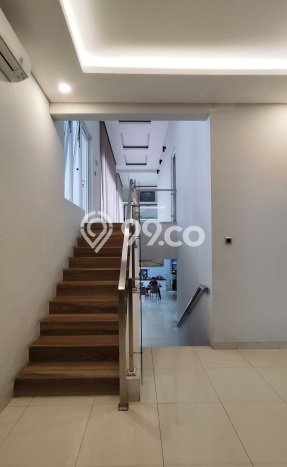 Rumah Eksklusif Dijual LT 330m2 di Gajah Mungkur, Semarang Rumah Eksklusif Dijual LT 330m2 di Gajah Mungkur, Semarang