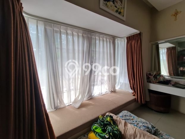 Rumah Elit LB 180m2 Siap Huni Desain Elegan di Bukit Sari, Semarang Rumah Elit LB 180m2 Siap Huni Desain Elegan di Bukit Sari, Semarang