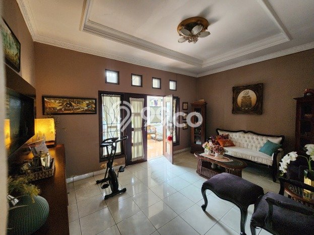 Rumah Strategis Semarang Barat, Semarang, Luas 350m2m² LB 200m2m² Rumah Strategis Semarang Barat, Semarang, Luas 350m2m² LB 200m2m²