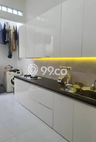 Rumah Strategis Modern Lb 211m2 di Semarang Barat, Semarang Rumah Strategis Modern Lb 211m2 di Semarang Barat, Semarang