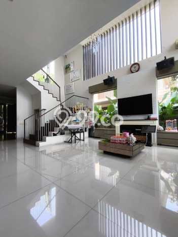 Dijual Rumah Luas Elegan Dengan View Eksklusif di Bukit Sari, Semarang Dijual Rumah Luas Elegan Dengan View Eksklusif di Bukit Sari, Semarang