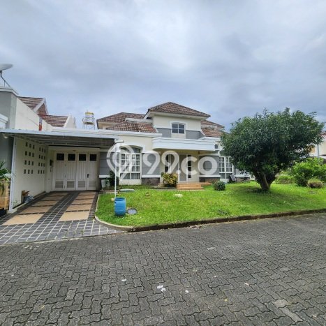 Rumah Elit LB 150m2 Siap Pakai Desain Elegan di Graha Padma, Semarang Rumah Elit LB 150m2 Siap Pakai Desain Elegan di Graha Padma, Semarang