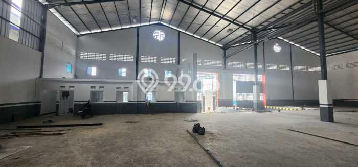 SENTRA BISNIS! Gudang Kawasan Ngaliyan, Luas 1800m2m², Lokasi Strategis SENTRA BISNIS! Gudang Kawasan Ngaliyan, Luas 1800m2m², Lokasi Strategis